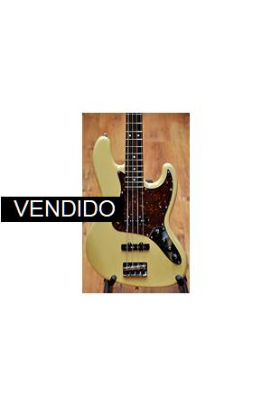 Fender Deluxe Power Jazz Bass Honey Blonde Fender Deluxe Power Jazz Bass Honey Blonde